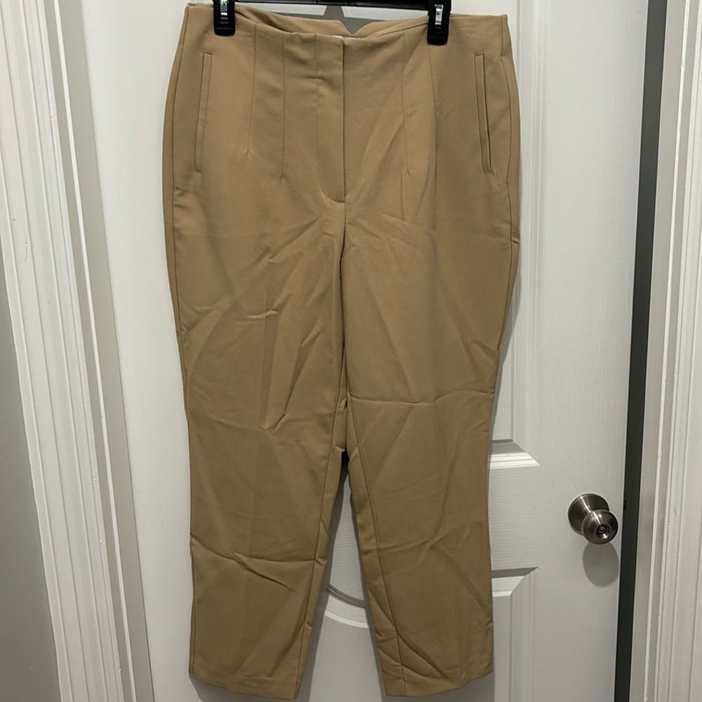 Nine West new with tag Dress Pants  tapered pants size 14 beige color